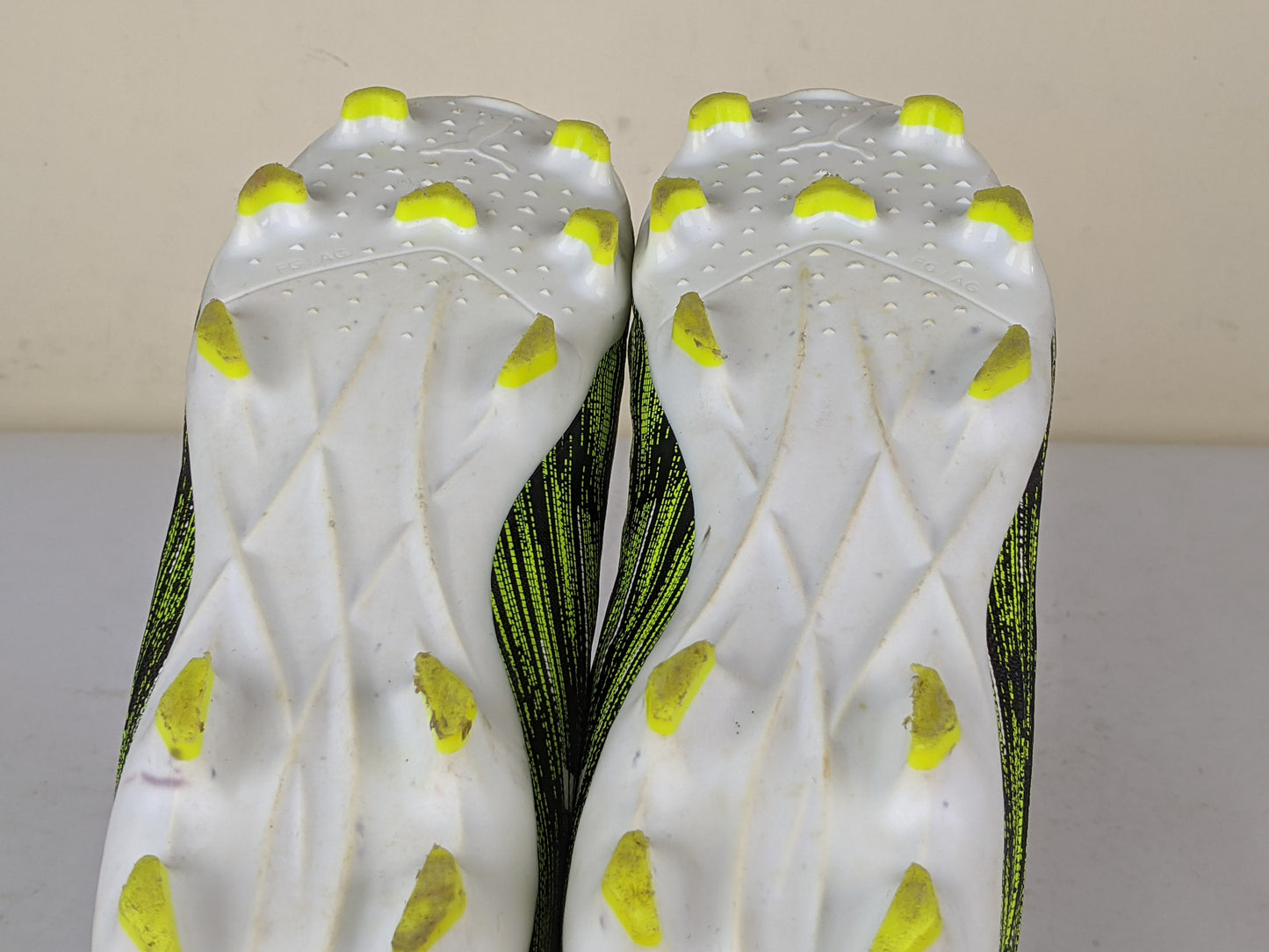 PUMA Ultra 4.2 FG/AG Game On - PUMA Black/PUMA White/Yellow Alert Kids