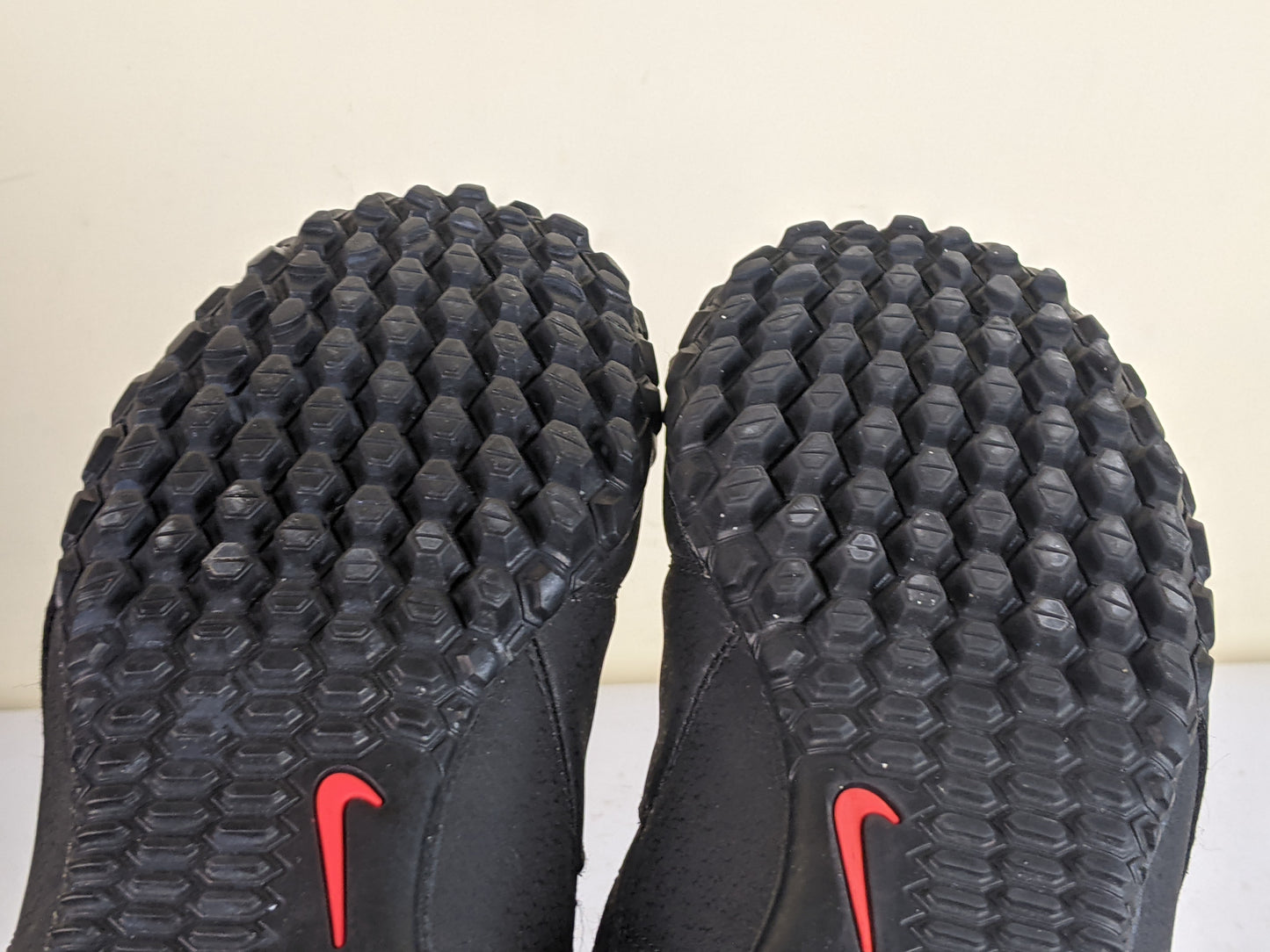 Nike BombaX TF 'Black/Red