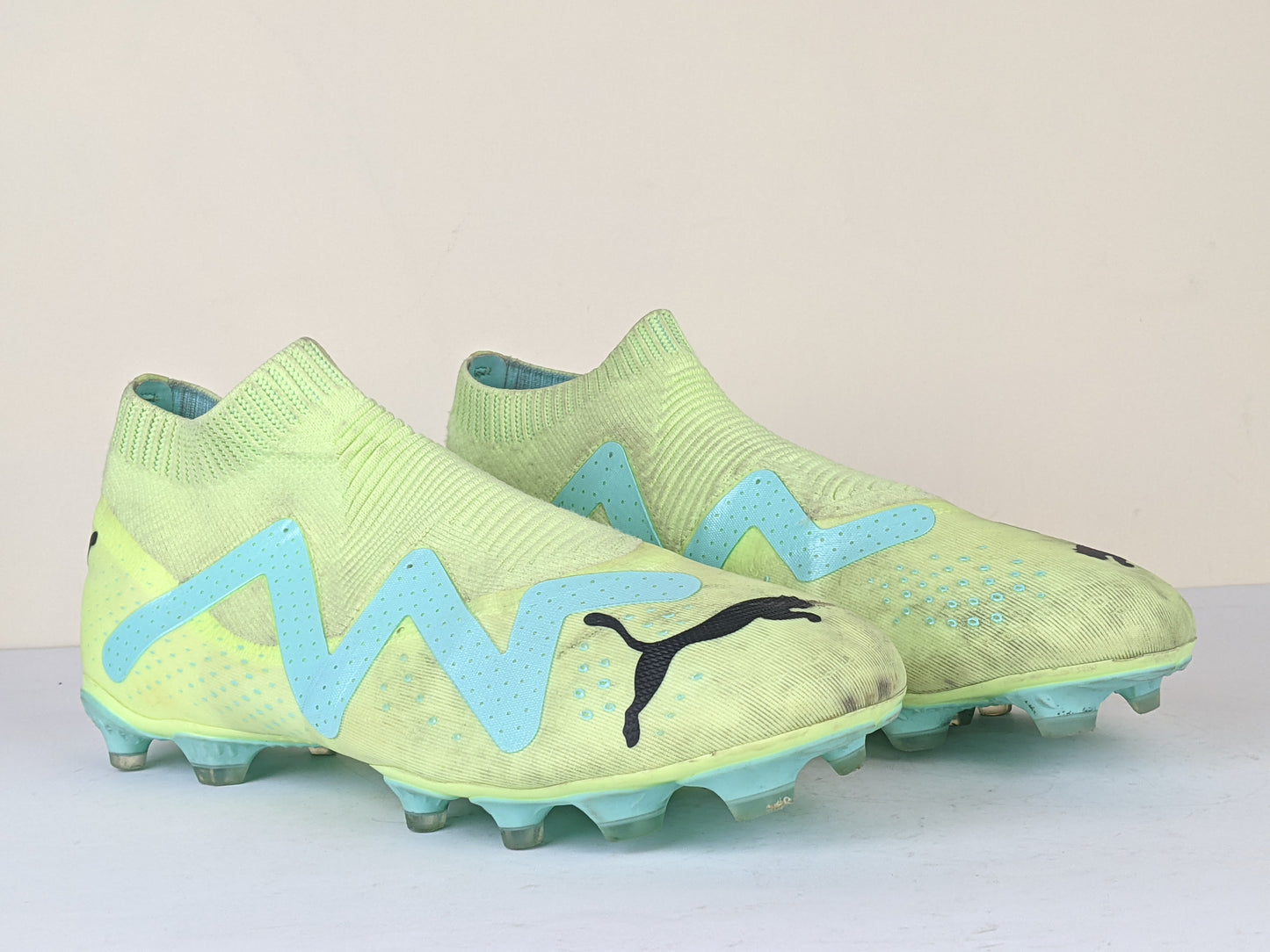 PUMA Future Match + Laceless FG/AG Pursuit - Fast Yellow/PUMA Black/Electric Peppermint