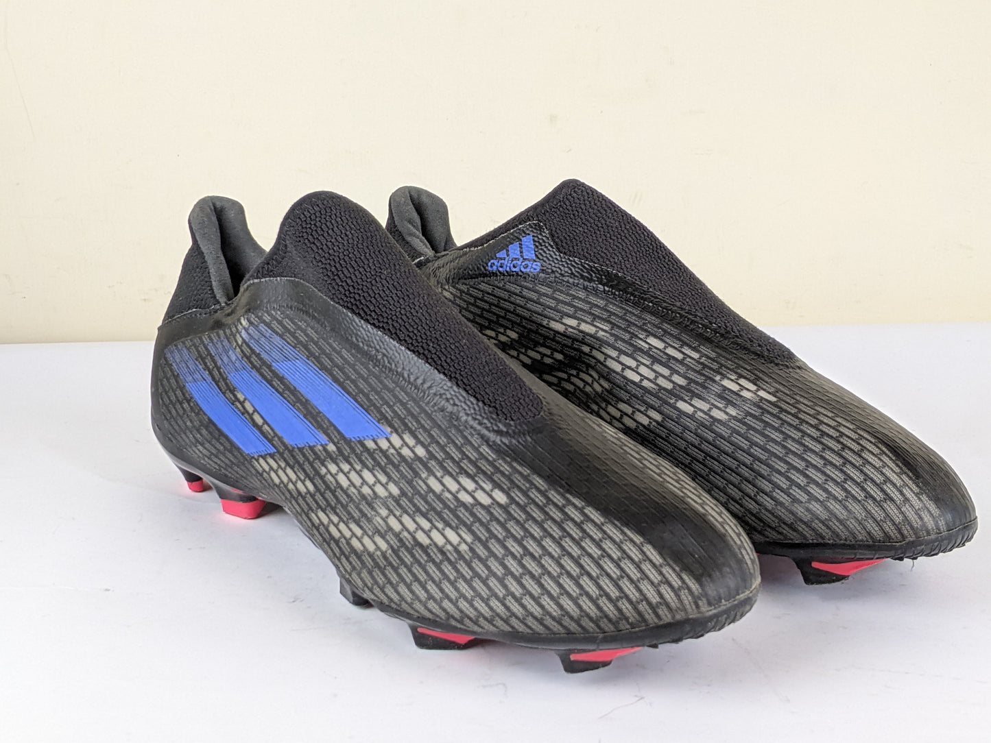 adidas X Speedflow .3 Laceless FG Edge of Darkness - Core Black/Sonic Ink/Solar Yellow