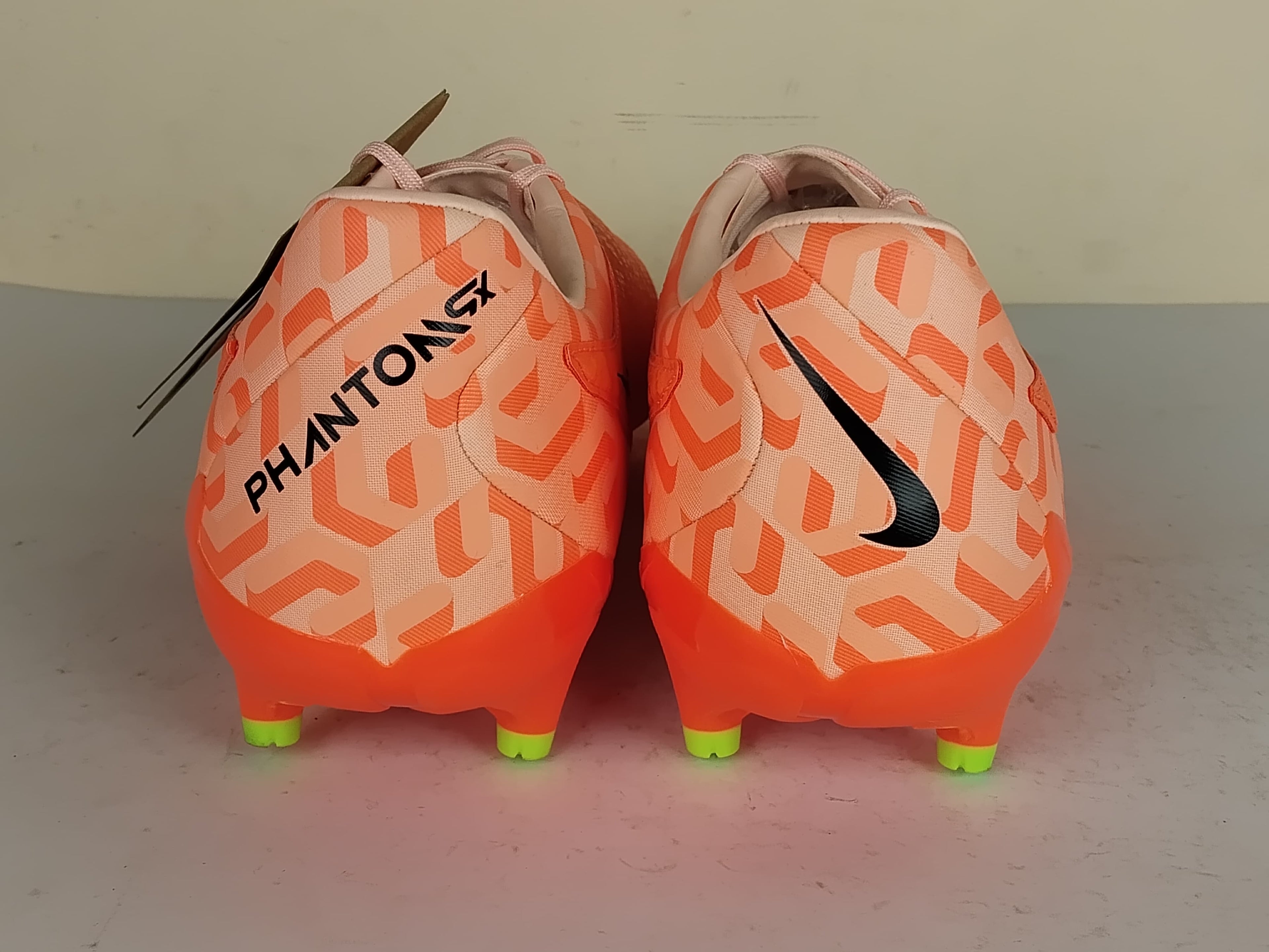 Nike Phantom GX Academy MG United - Guava Ice/Black (Brand New)