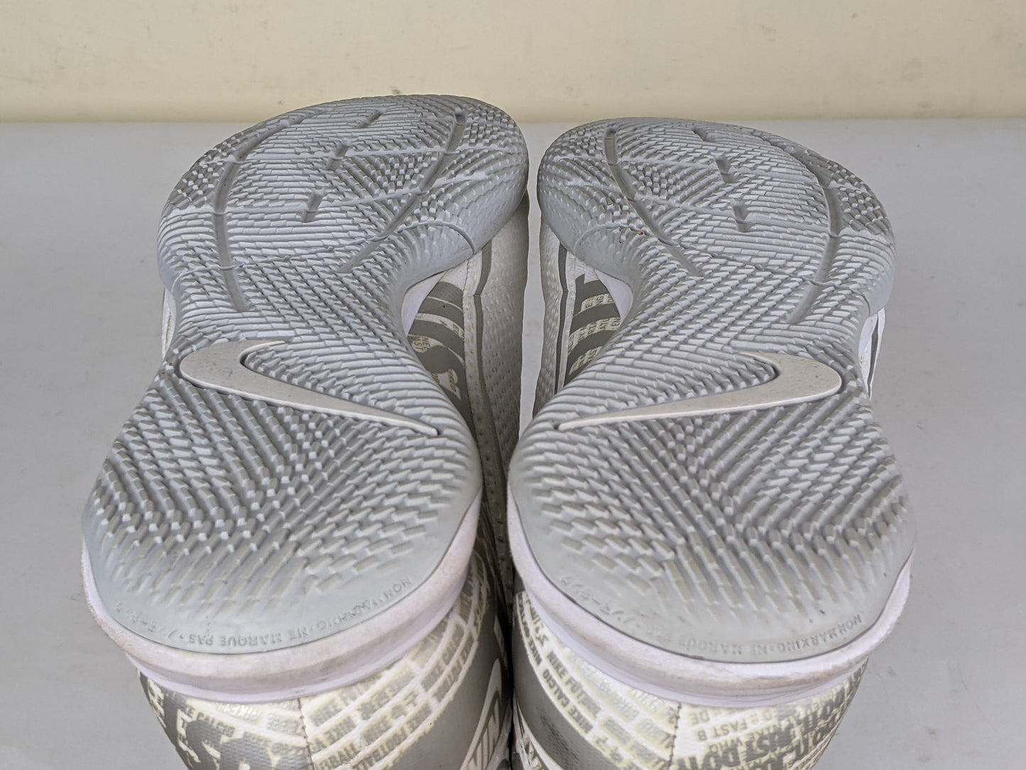 Nike Mercurial Vapor 13 Academy IC Nuovo - White/Chrome/Metallic Silver