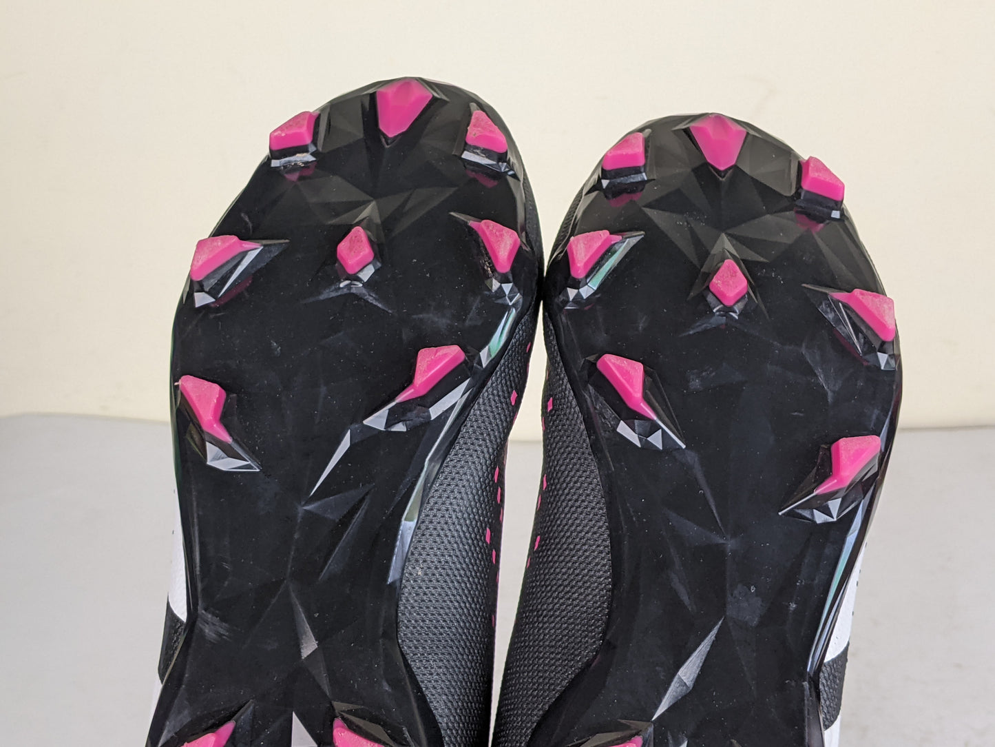 adidas Predator Accuracy .3 Low FG Own Your Football - Core Black/Footwear White/Shock Pink