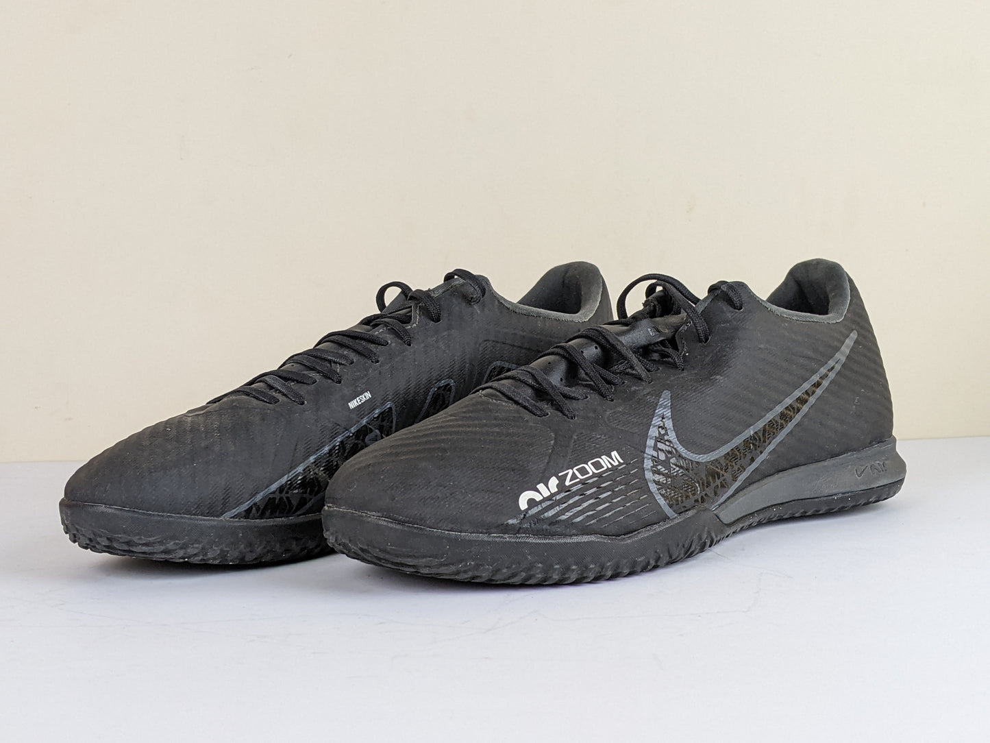 Nike Air Zoom Mercurial Vapor 15 Academy IC - Black/Smoke Grey/Summit White/Volt
