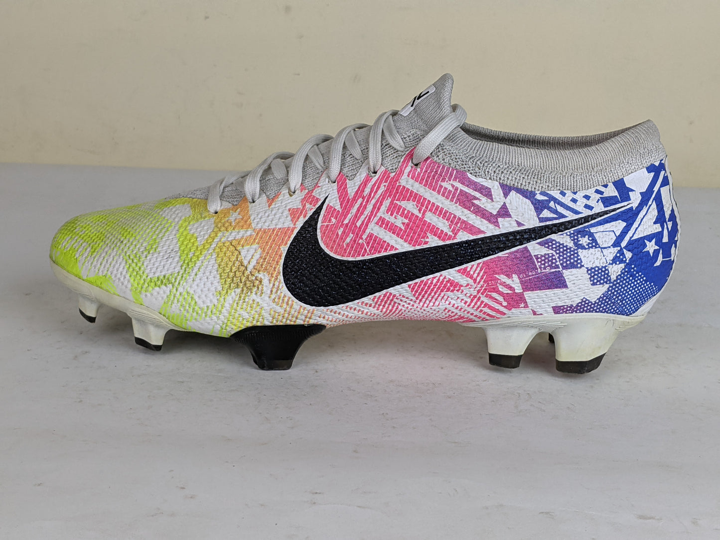 Nike Mercurial Vapor 13 Pro FG NJR Jogo Prismatico - White/Black/Racer Blue/Volt