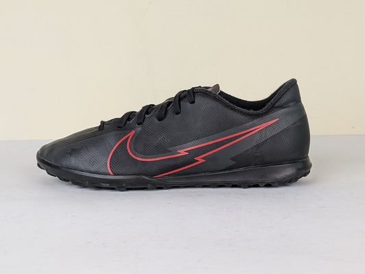 Nike Mercurial Vapor 13 Club TF Black X Chile Red - Black/Chile Red/Dark Smoke Grey