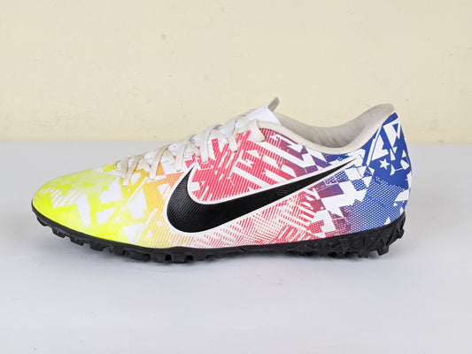 Nike Mercurial Vapor 13 Academy TF NJR Jogo Prismatico - White/Black/Racer Blue/Volt