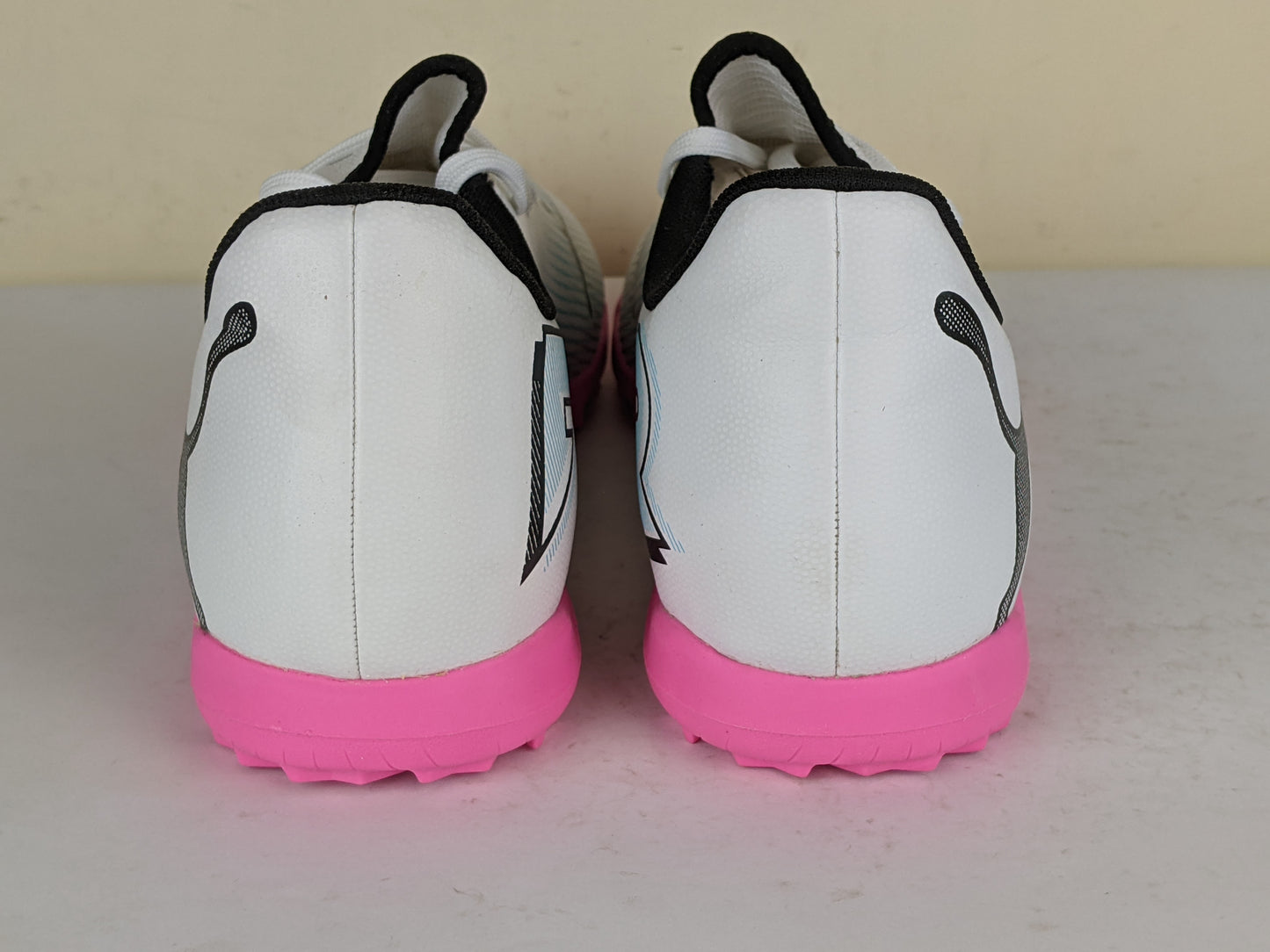 PUMA Future 7 Play TT Phenomenal - PUMA White/PUMA Black/Poison Pink (Brand New)