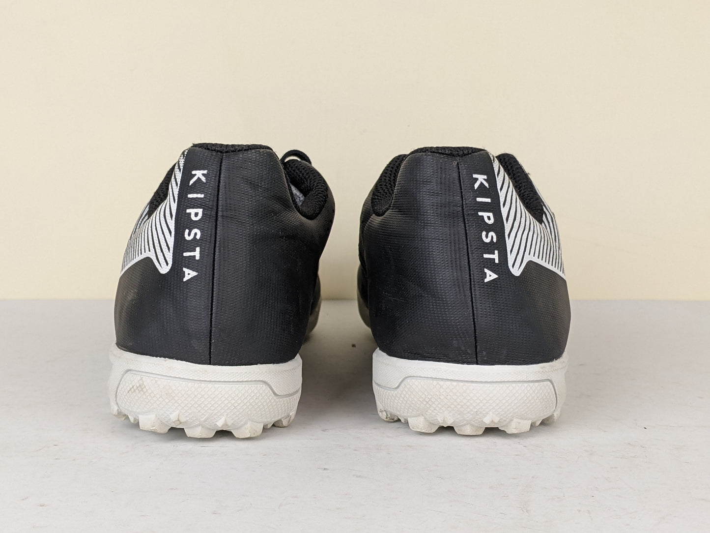 Kipsta Agility 100 HG TF 'Black/White