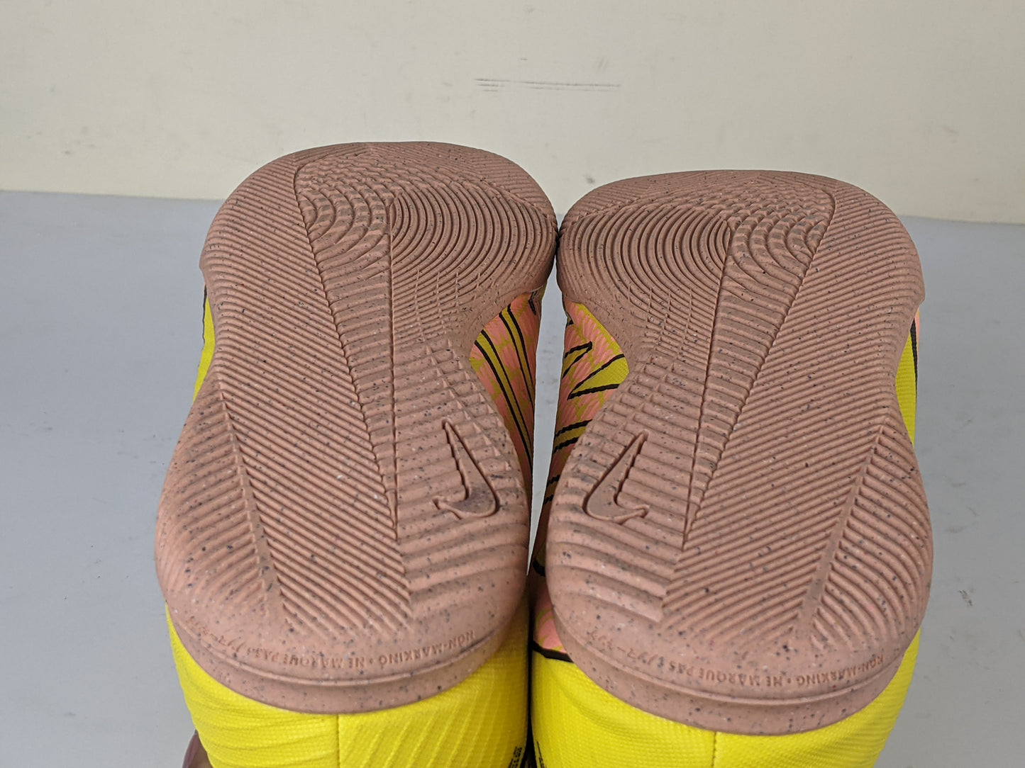 Nike Air Zoom Mercurial Superfly 9 Club IC Lucent - Yellow Strike/Sunset Glow