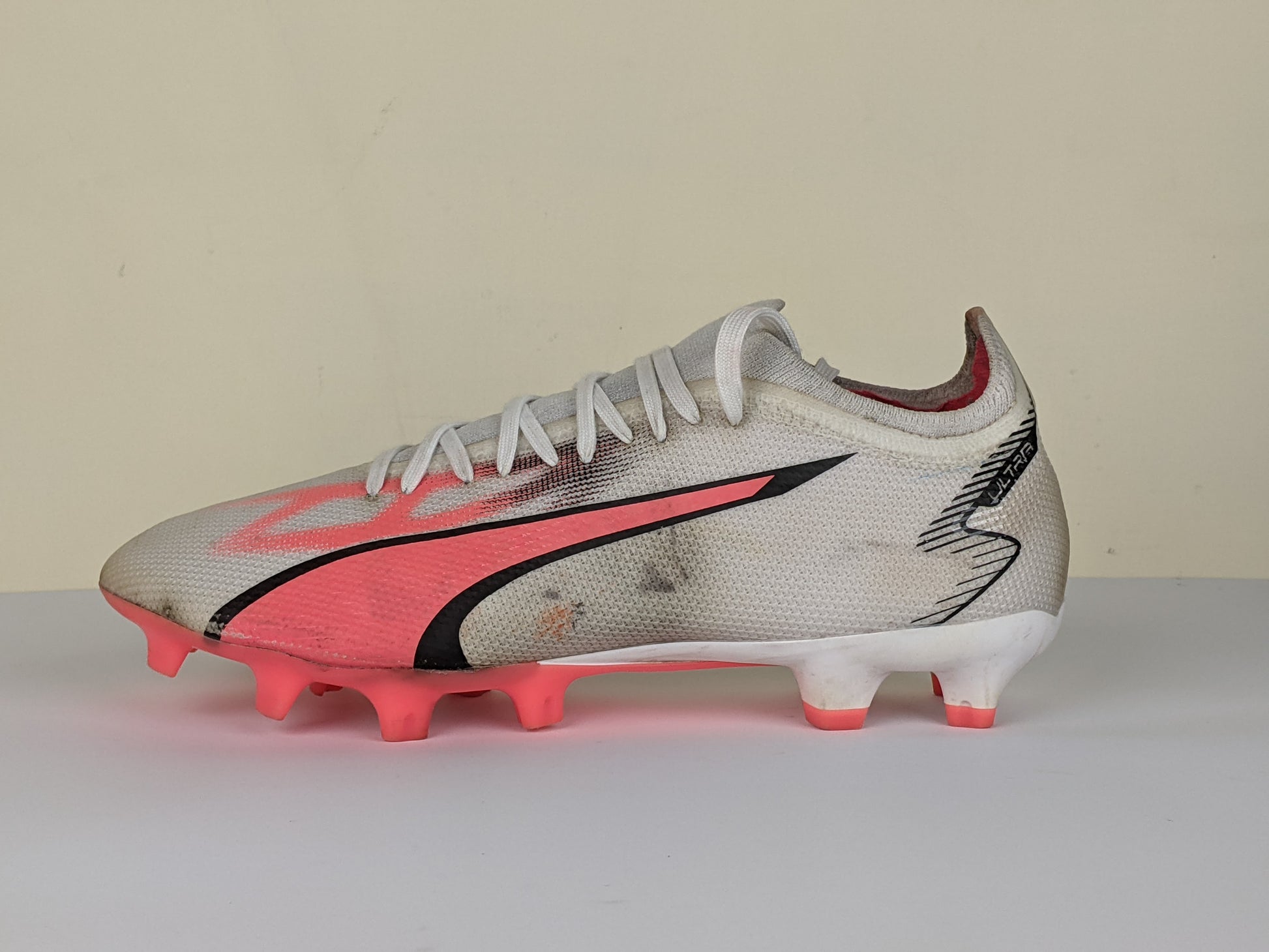 PUMA Ultra Match FG/AG Breakthrough - PUMA White/PUMA Black/Fire Orchid