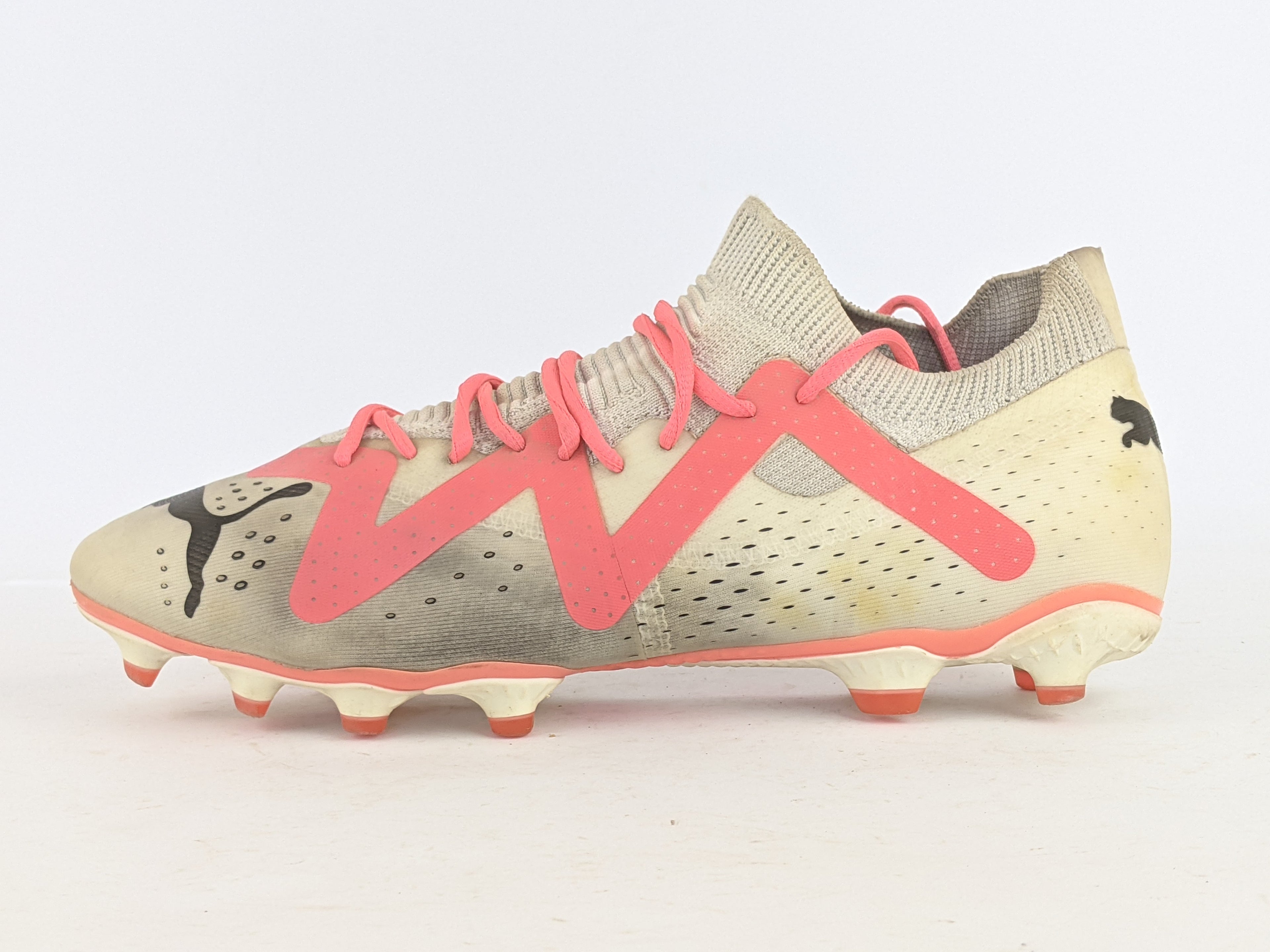 PUMA Future Match FG/AG Breakthrough - White/Black/Fire Orchid