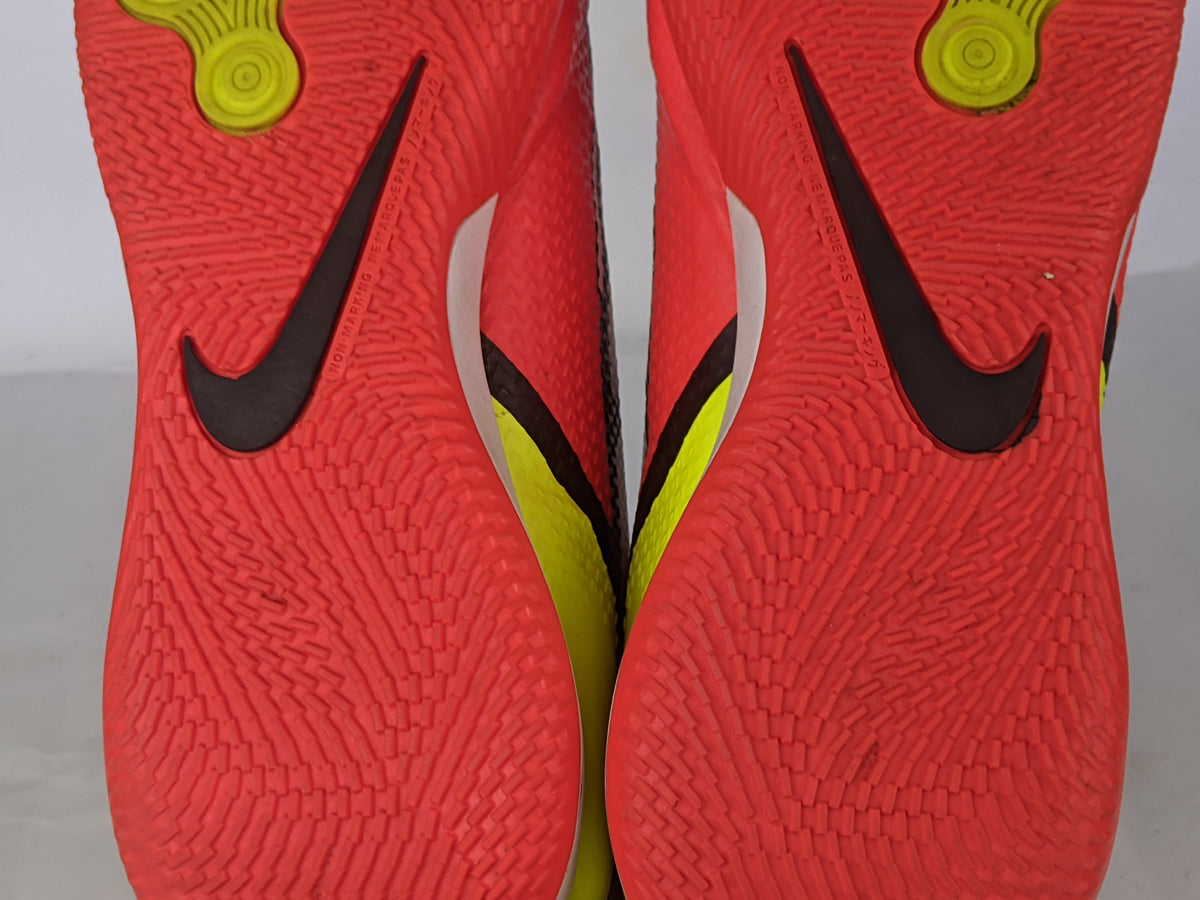 Nike Phantom GT 2 Academy IC Motivation - White/Bright Crimson/Volt