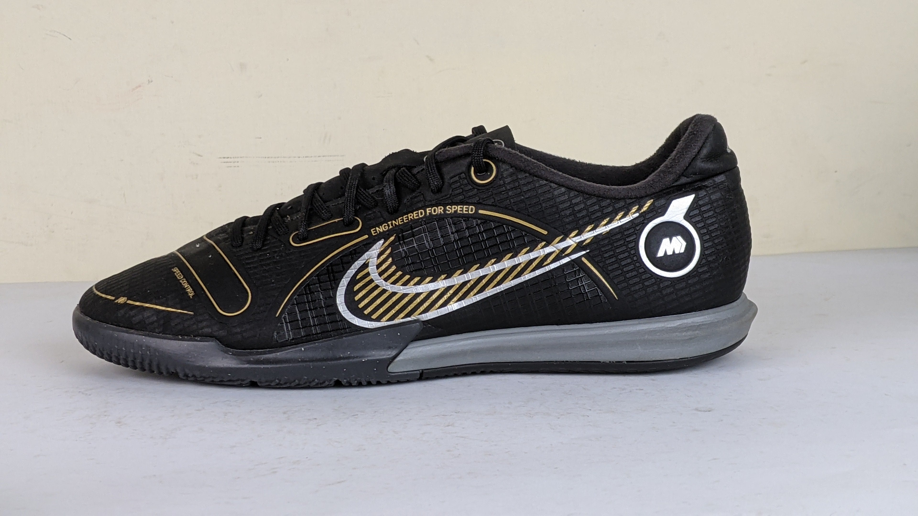Nike Mercurial Vapor 14 Academy IC Shadow - Black/Metallic Gold/Metallic Silver