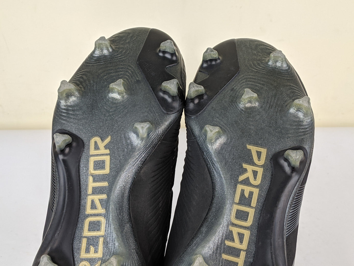 adidas Predator Pro FG Dark Spark - Core Black/Carbon/Gold Metallic