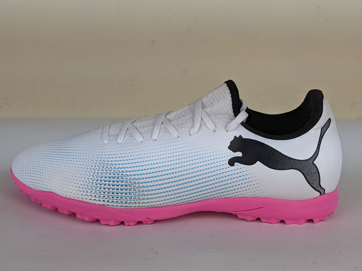 PUMA Future 7 Play TT Phenomenal - PUMA White/PUMA Black/Poison Pink (Brand New)