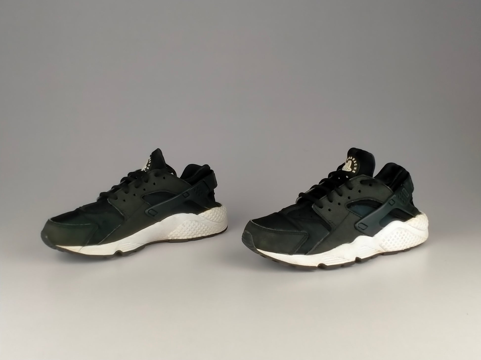 Nike Wmns Air Huarache 'Black/White'-Running-Athletic Corner