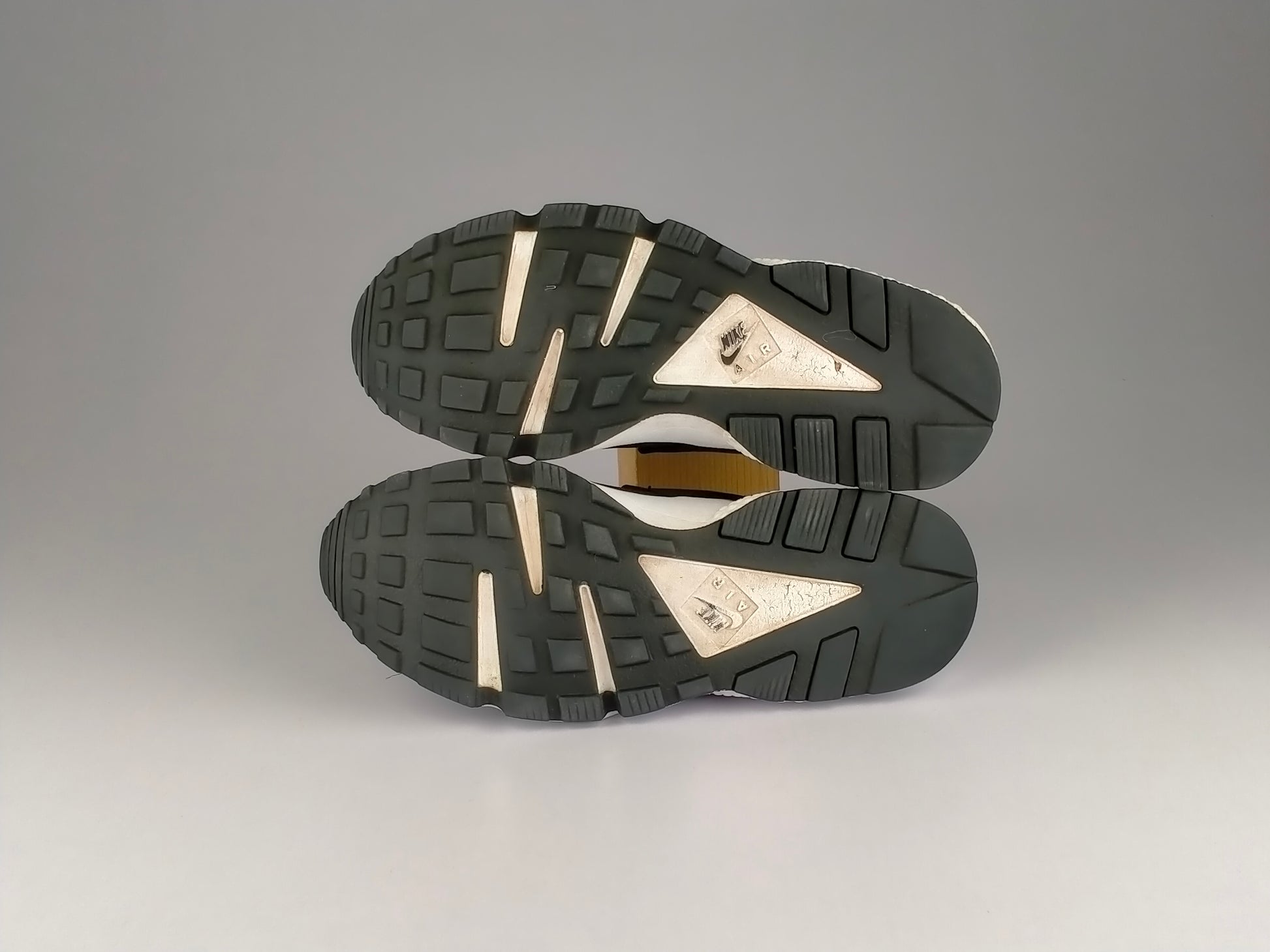 Nike Wmns Air Huarache 'Black/White'-Running-Athletic Corner