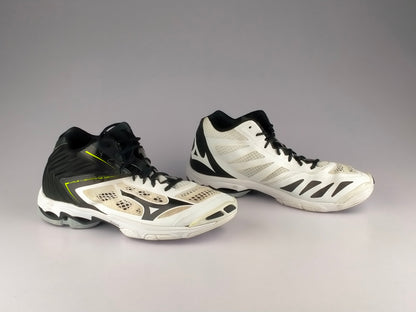 Mizuno Wave Lightning Z5 Volleyball 'Black/White'-Running-Athletic Corner
