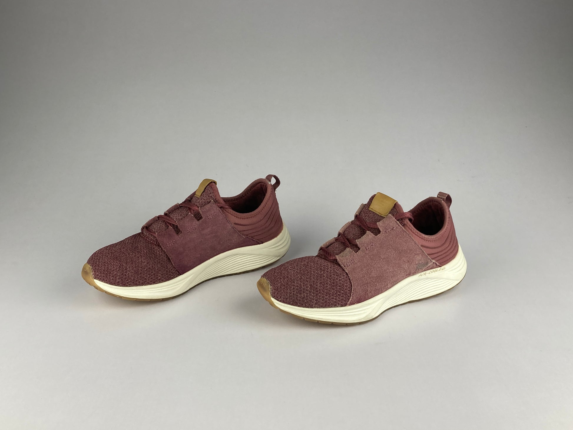 Skechers Women's Skyline Sneaker 'Burgundy/White/Gum'