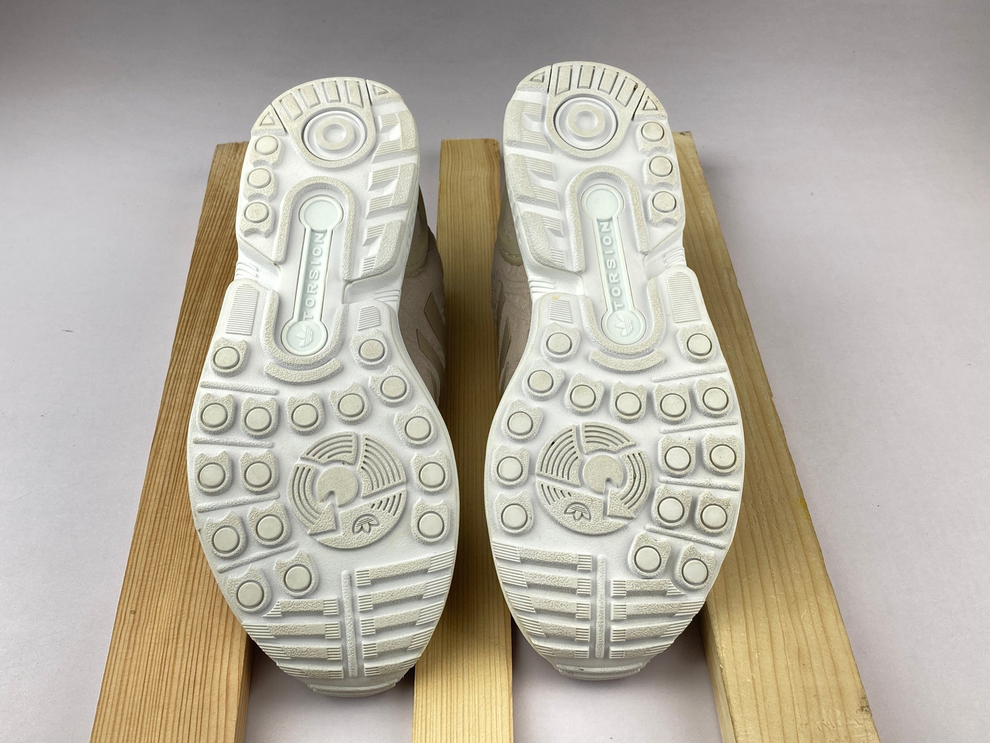 Shoes that are available online in Pakistan at athleticorner.com
