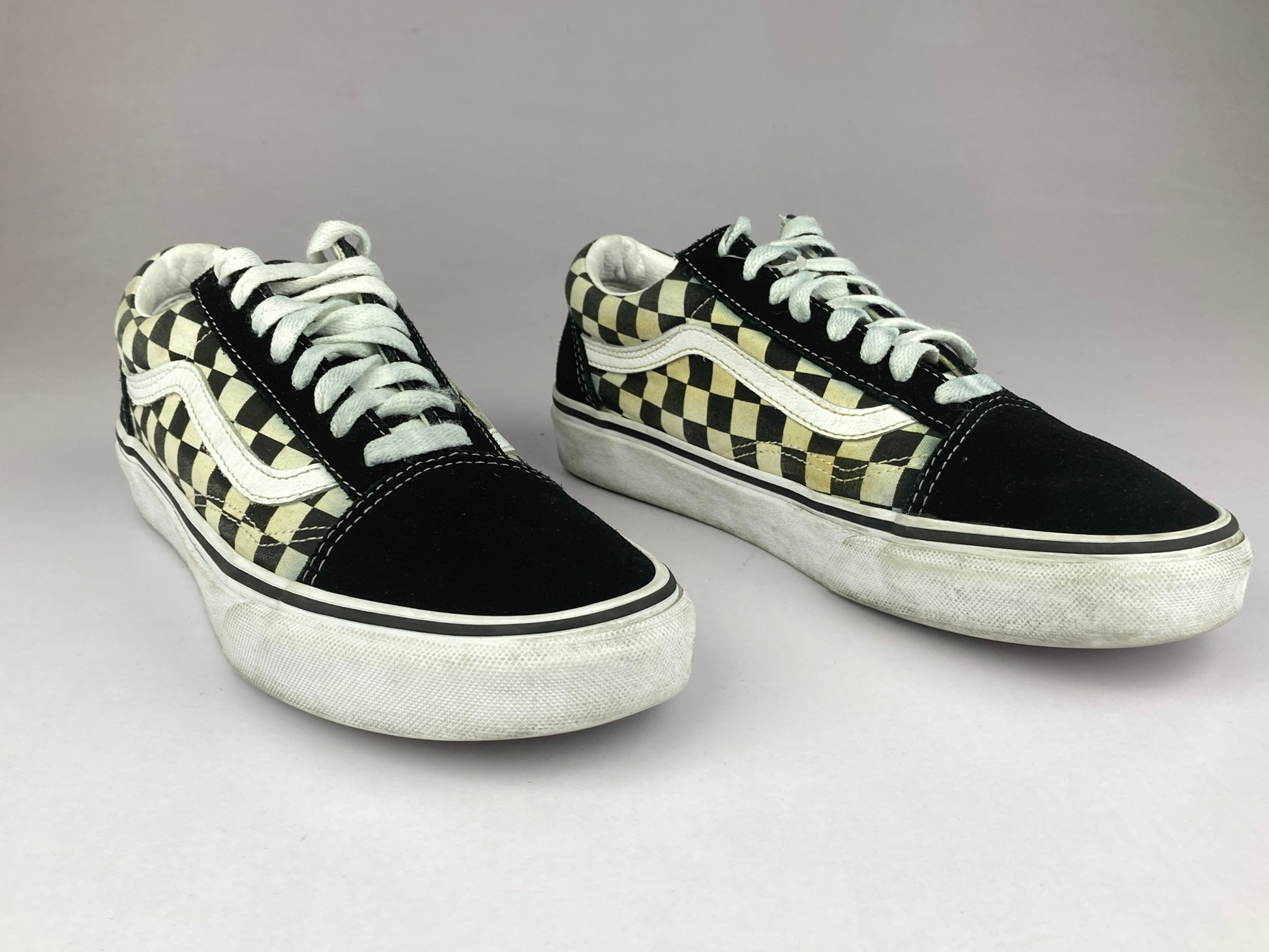 Shoes that are available online in Pakistan at athleticorner.com