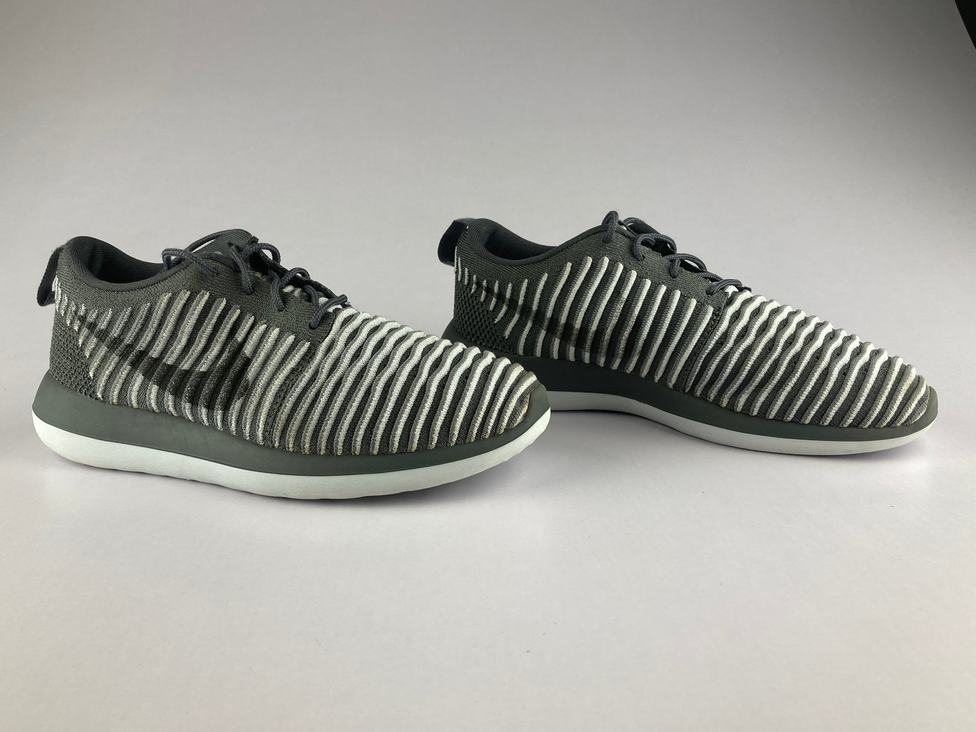 Nike Wmns Roshe Two Flyknit 'Dark Grey/Pure Platinum Dark Grey'-Running-Athletic Corner