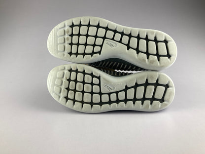 Nike Wmns Roshe Two Flyknit 'Dark Grey/Pure Platinum Dark Grey'-Running-Athletic Corner