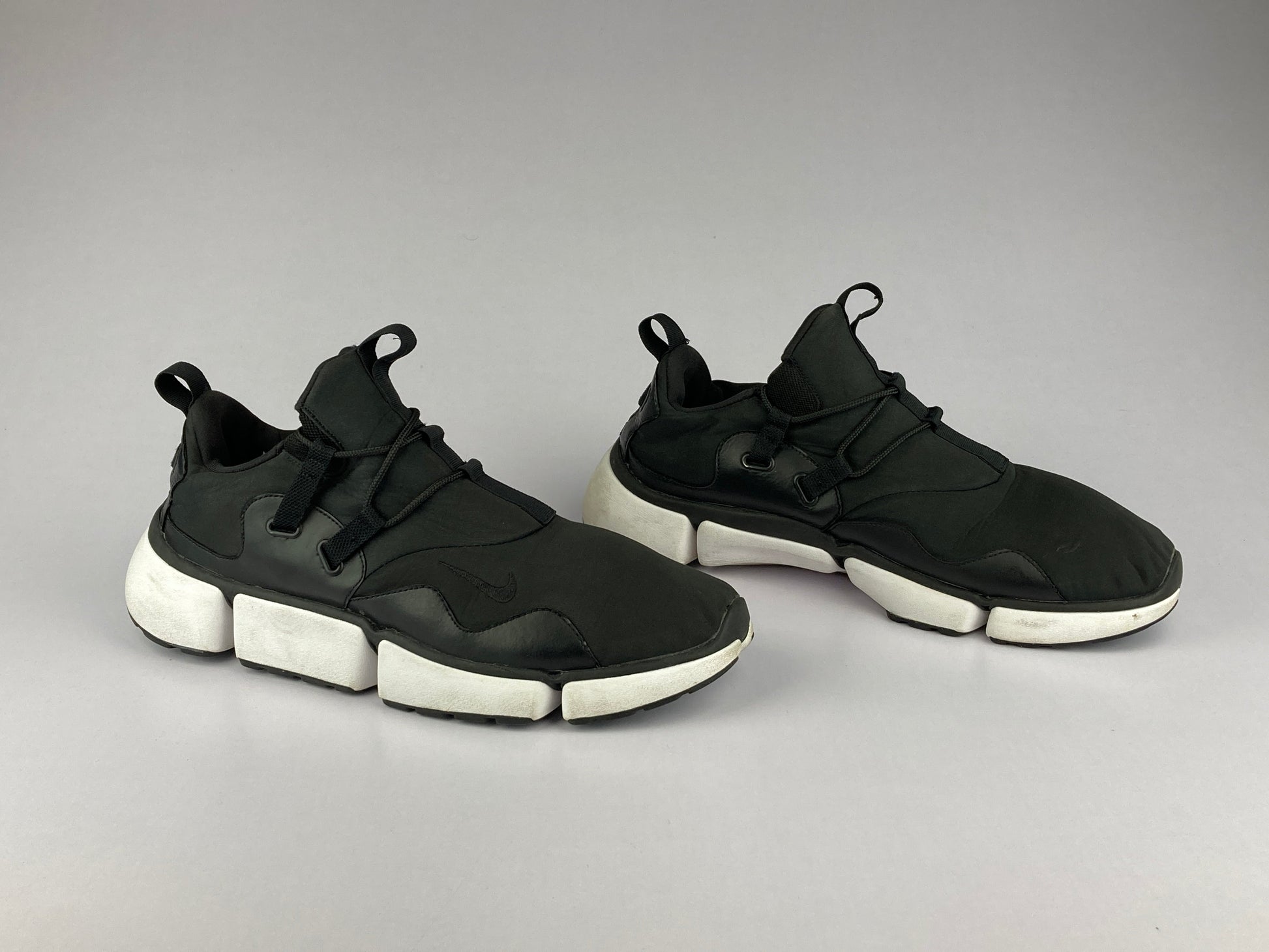 Nike Pocket Knife DM 'Black/White'-Sneakers-Athletic Corner