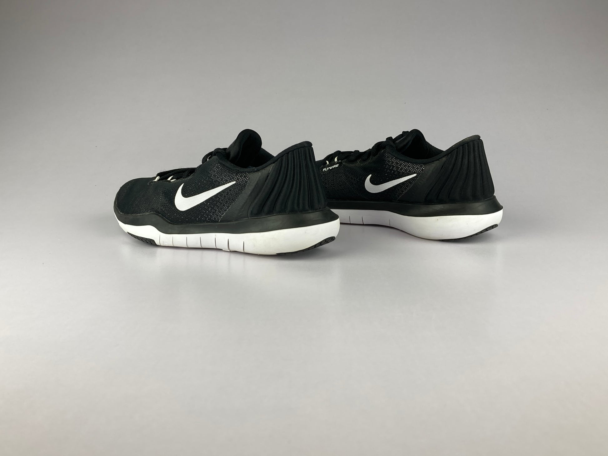 Nike Wmns Flex Supreme Tr 5 'Black White-Pure Platinum'-Running-Athletic Corner