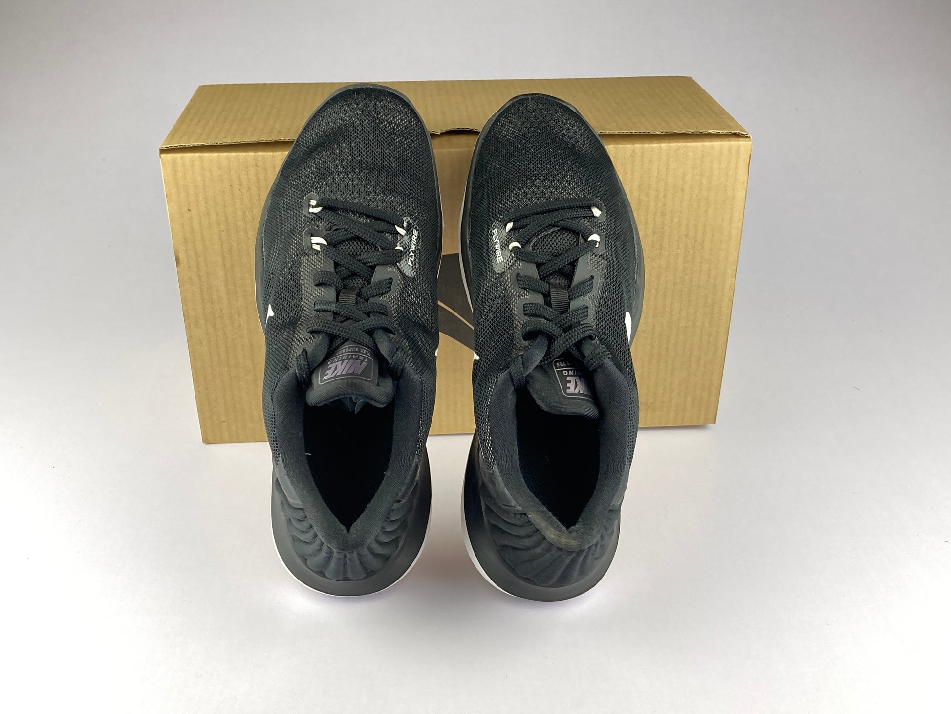 Nike Wmns Flex Supreme Tr 5 'Black White-Pure Platinum'-Running-Athletic Corner