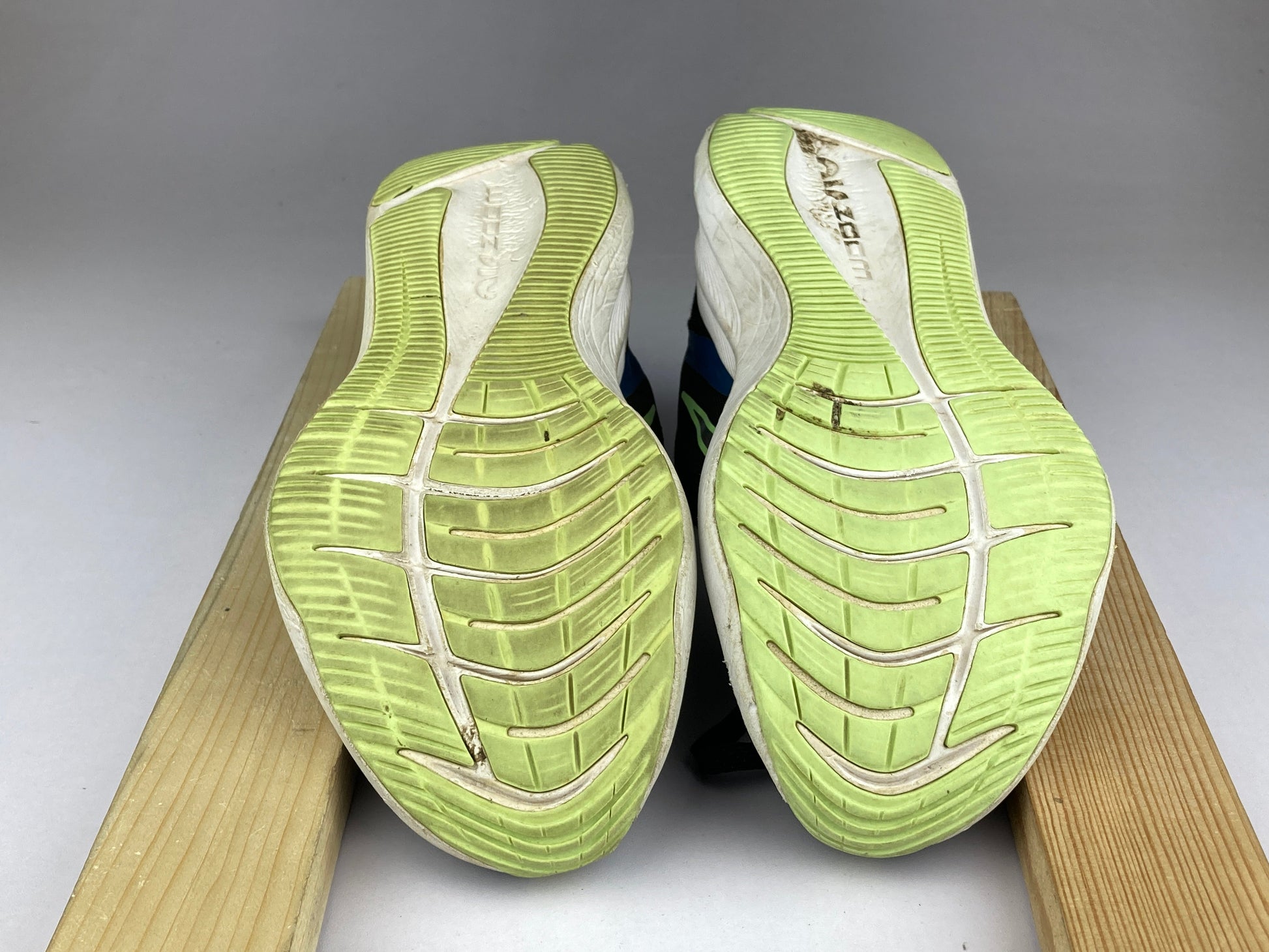 Nike Wmns Zoom Winflo 7 'Black/Vapor Green' CJ0302-003-Running-Athletic Corner