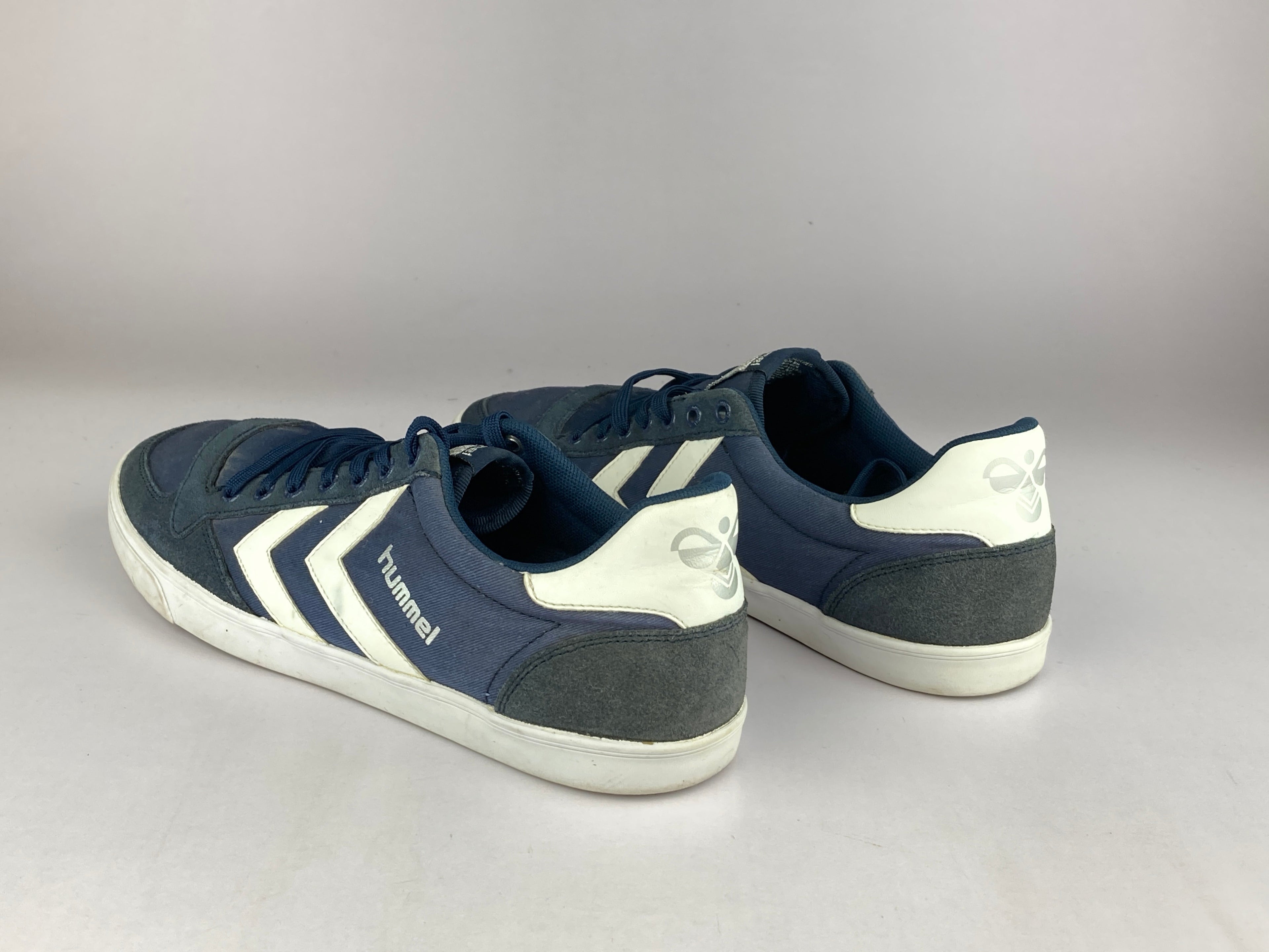 Hummel Wmns Slimmer Stadil Low 'Navy/White'-Sneakers-Athletic Corner