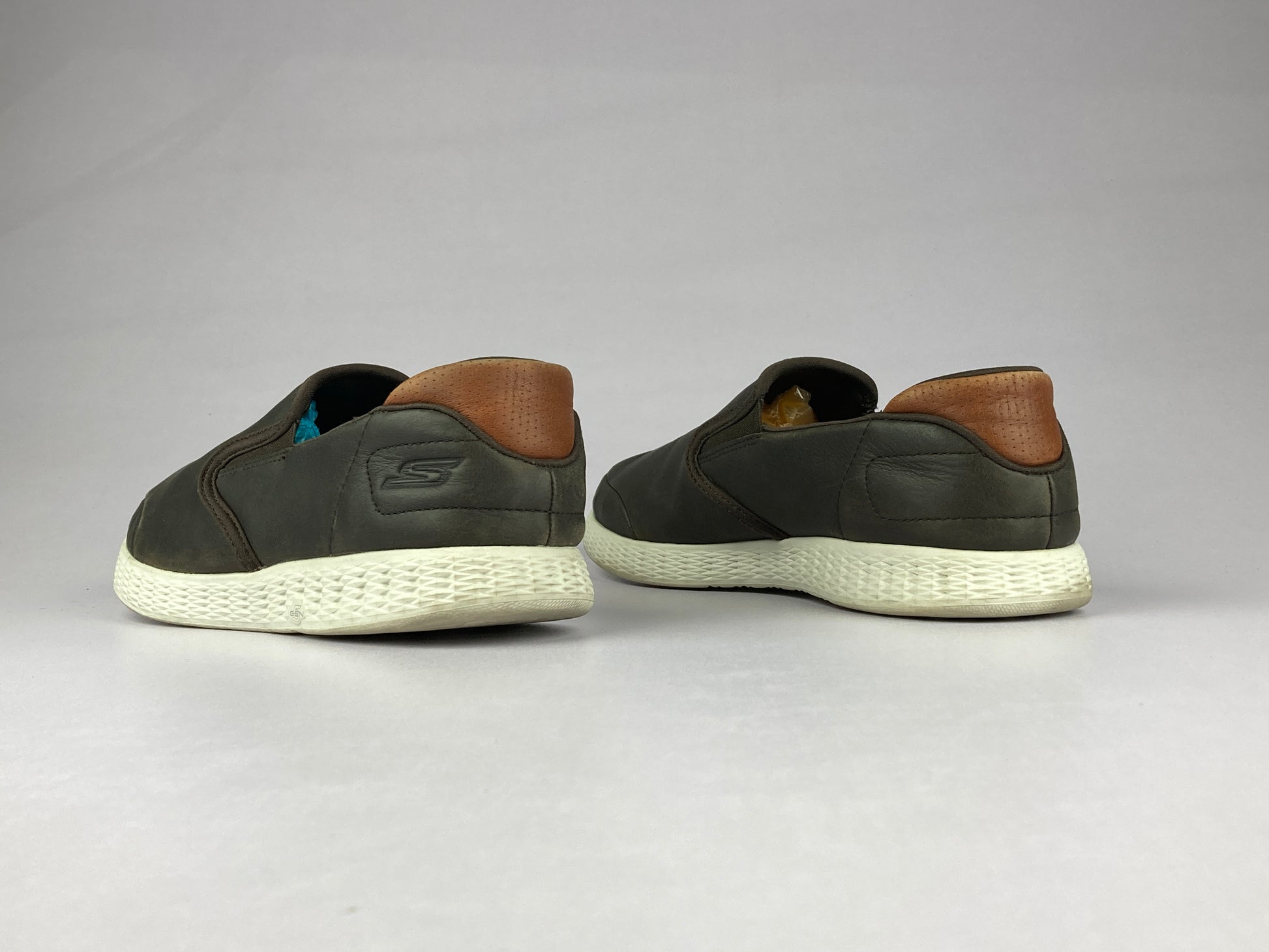 Skechers On the GO Glide - Surpass 'Chocolate Brown/ White' SN 53794-Sneakers-Athletic Corner