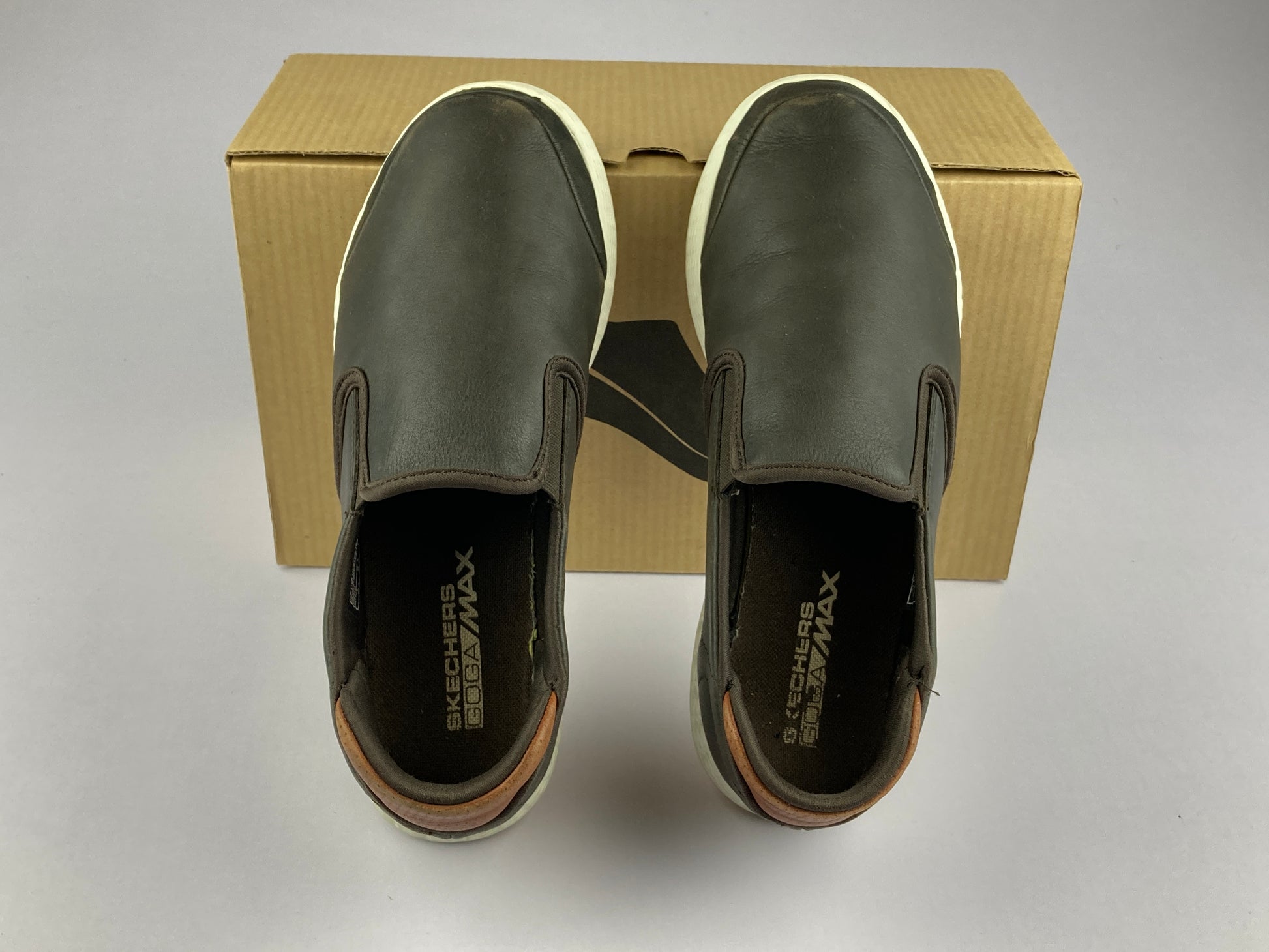 Skechers On the GO Glide - Surpass 'Chocolate Brown/ White' SN 53794-Sneakers-Athletic Corner