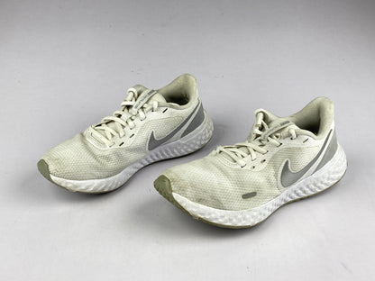 Nike Wmns Revolution 5 'White/Pure Platinum'