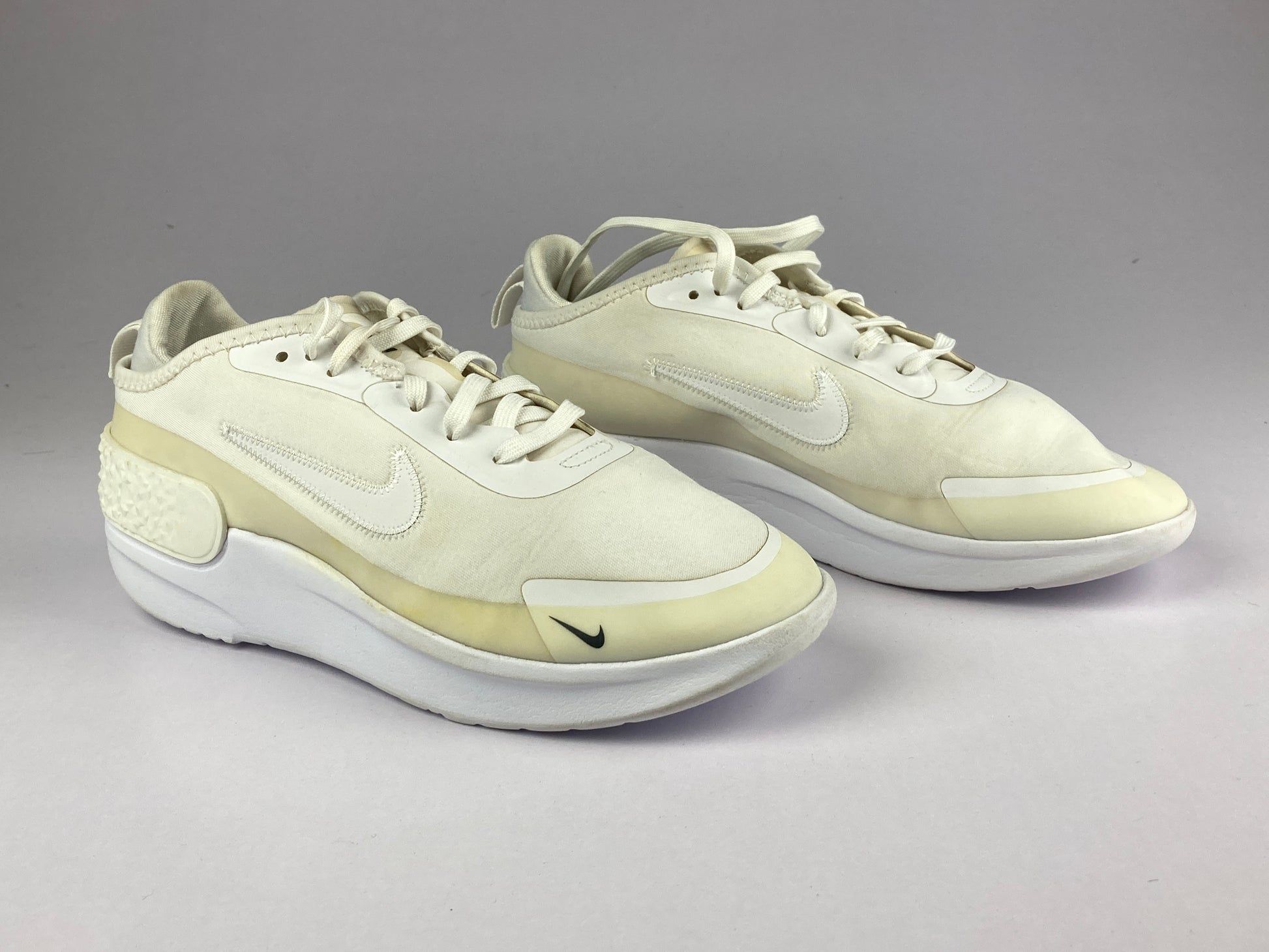 Nike Wmns Amixa 'White/Black' CD5403-100-Sneakers-Athletic Corner
