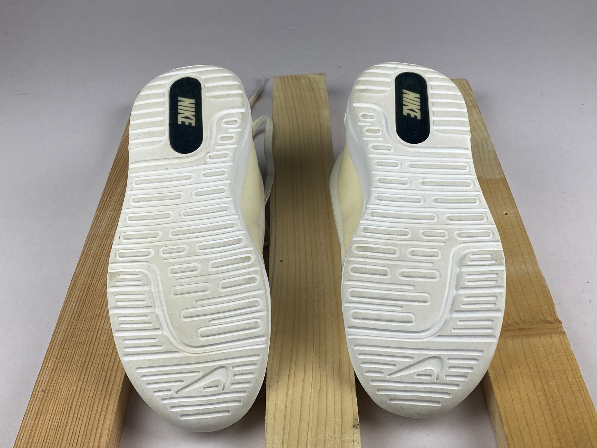Nike Wmns Amixa 'White/Black' CD5403-100-Sneakers-Athletic Corner