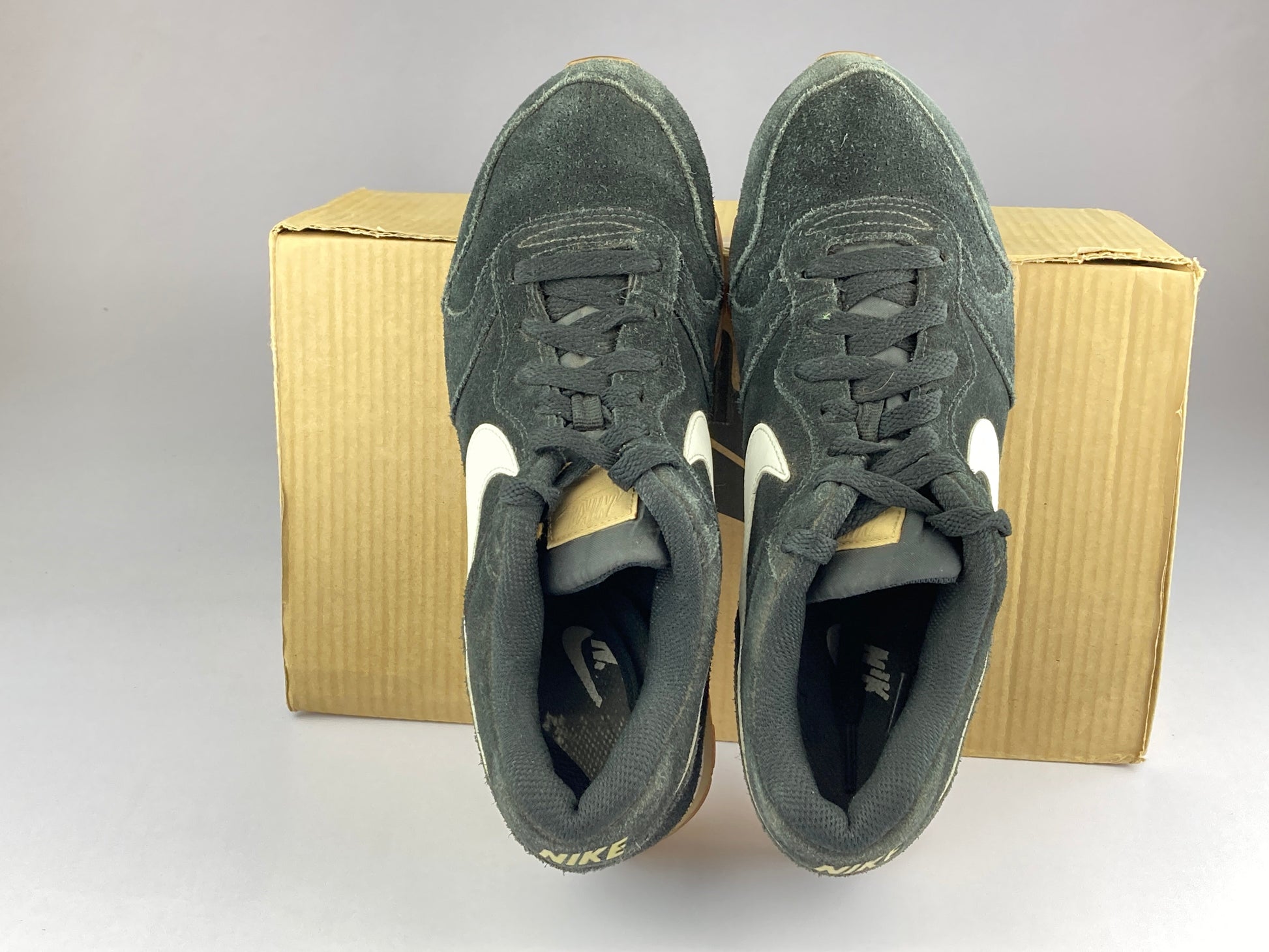 Nike MD Runner 2 Suede 'Black/White/Gum' aq9211-001-Running-Athletic Corner