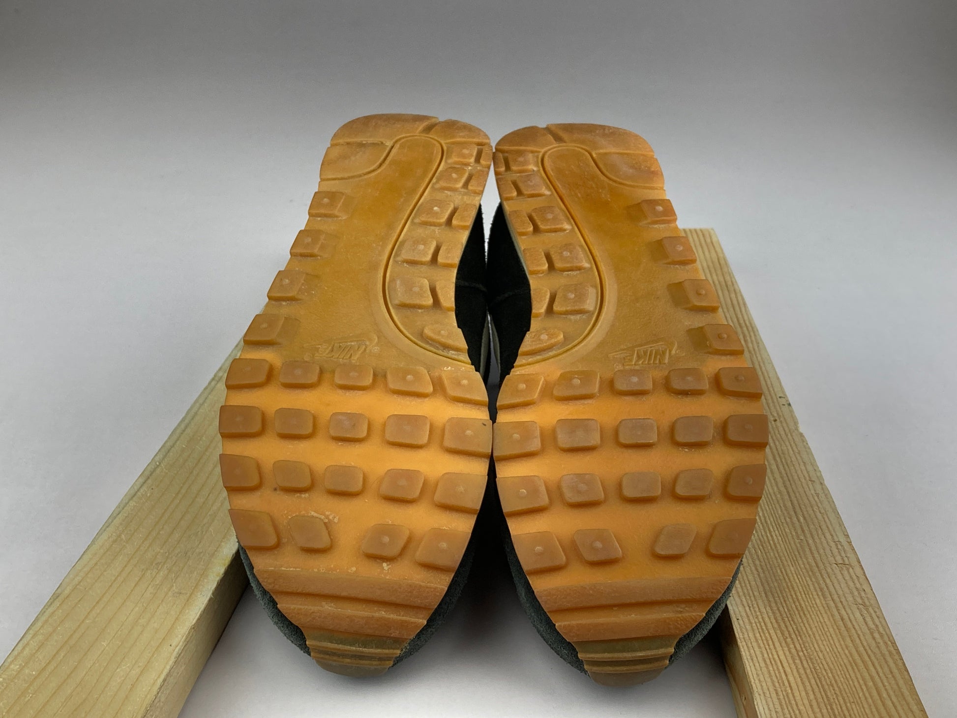 Nike MD Runner 2 Suede 'Black/White/Gum' aq9211-001-Running-Athletic Corner