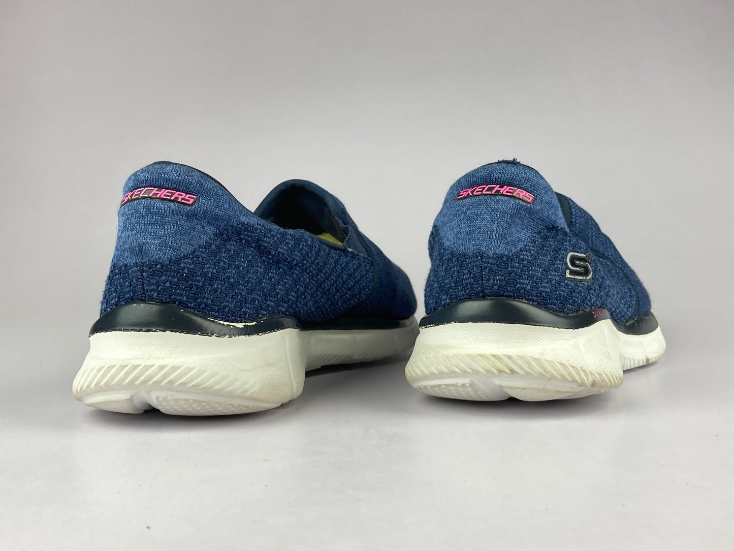 Shoes that are available online in Pakistan at athleticorner.com