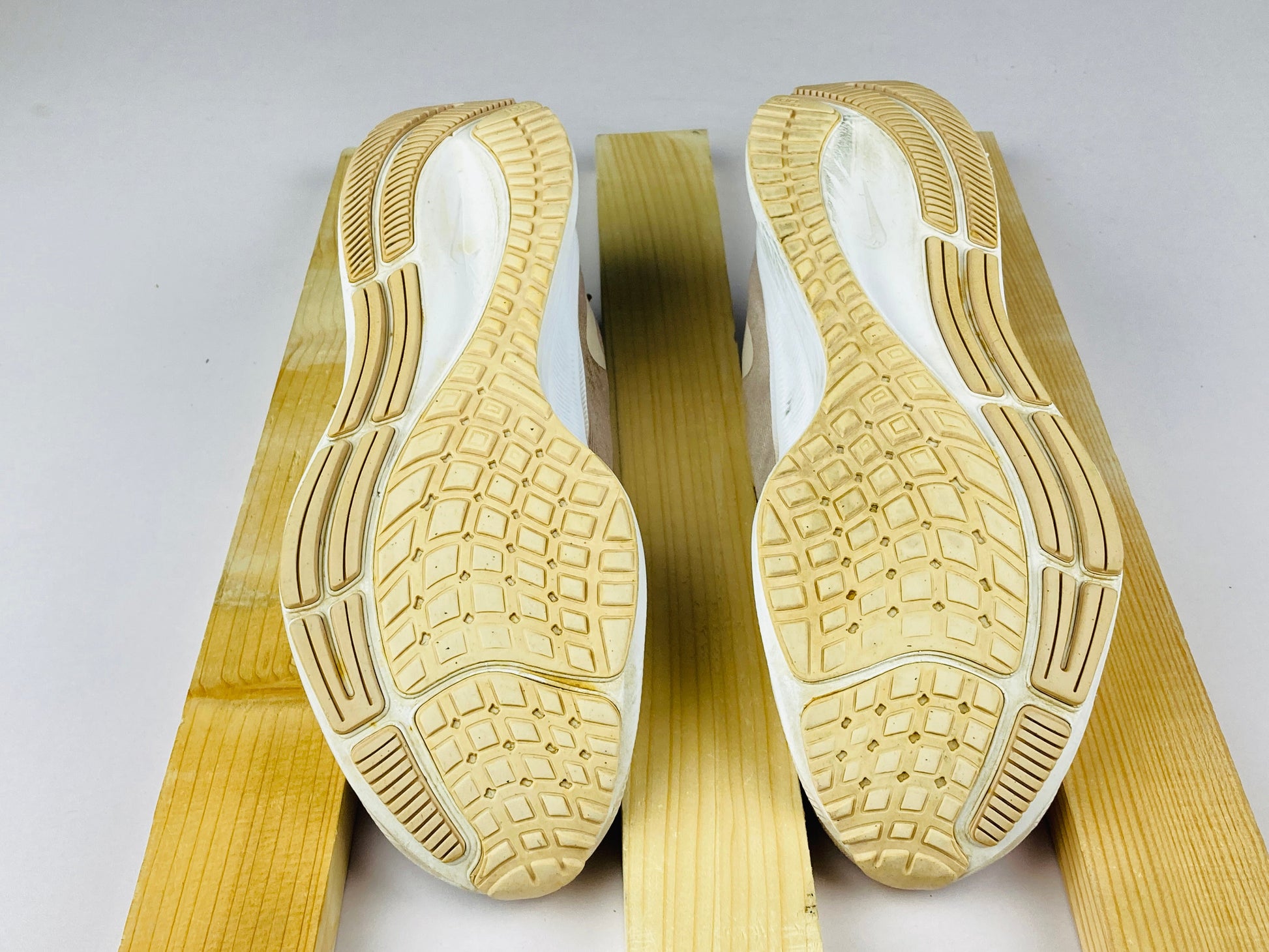 Shoes that are available online in Pakistan at athleticorner.com
