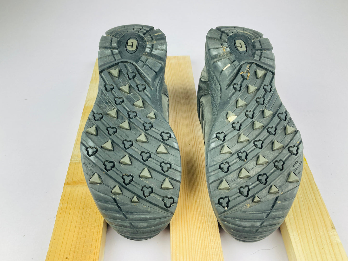 Human Nature Low walking shoe 'Greyish Black'-Sneakers-Athletic Corner
