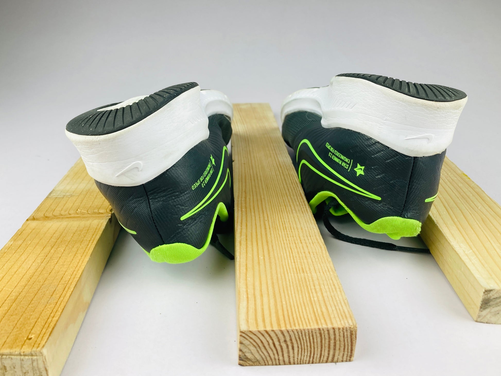 Nike Star Runner 2 (Gs) 'Anthracite/Electric Green' AQ3542 004-Running-Athletic Corner