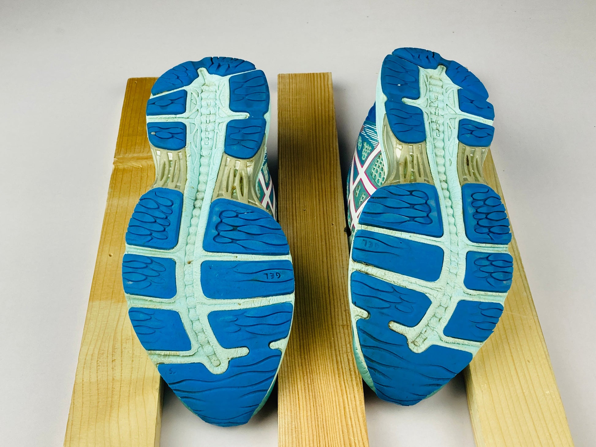 Asics Gel-Cumulus 18 (2A) 'Aqua Splash/White/Pink Glow' T6D6N-Running-Athletic Corner