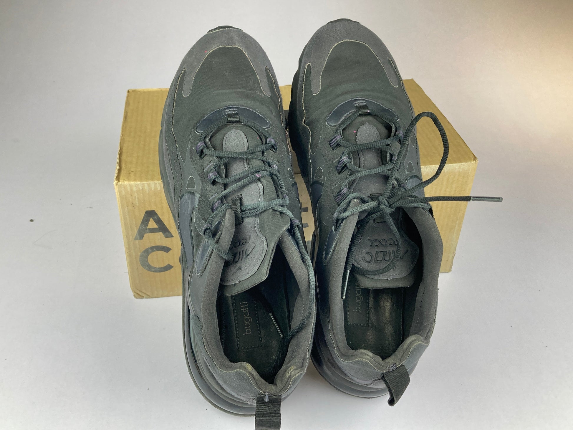 Shoes that are available online in Pakistan at athleticorner.com